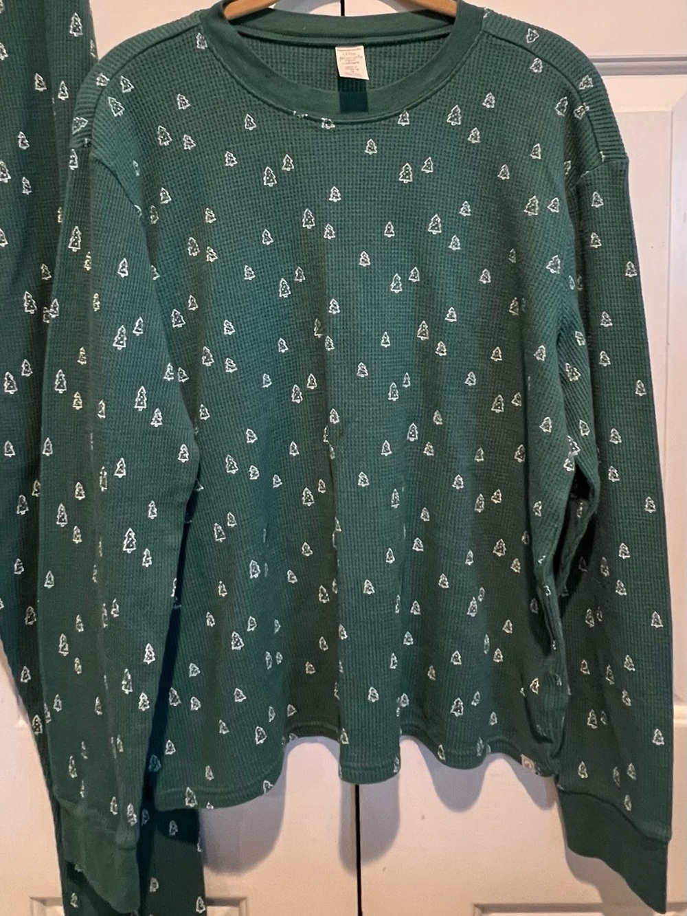 💚🌲Organic Thermal Pajama Set with Tree Print - Picture 3 of 10